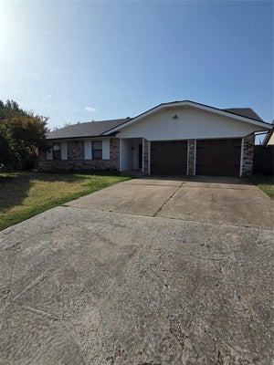 1012 COOPER LN, YUKON, OK 73099 - Image c204d6e7bd33d4b6c6f6c90fa2cdbaca/2639089
