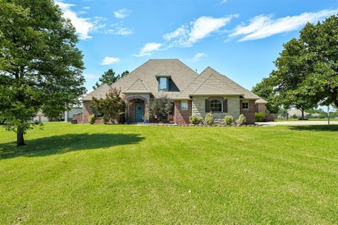 Photo of 7916 Dove Crossing Drive, Edmond, OK 73034 (MLS # 1235689)