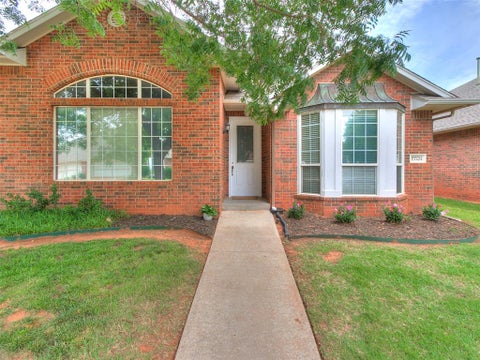 Photo of 15524 Swallowtail Drive, Edmond, OK 73013 (MLS # 1169200)