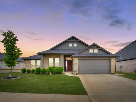 Photo of 13239 Sawtooth Oak Drive, Choctaw, OK 73020 (MLS # 1225192)