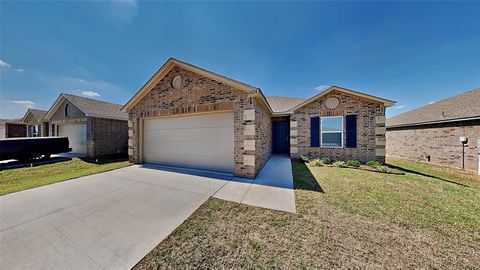 Photo of 11624 NW 95th Street, Yukon, OK 73099 (MLS # 1226776)