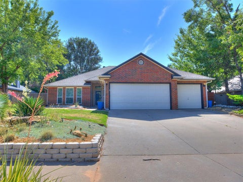 Photo of 221 Victory Drive, Norman, OK 73072 (MLS # 1241795)