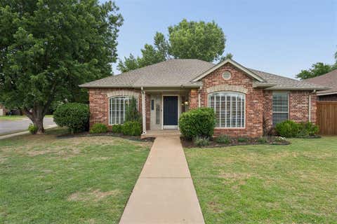Photo of 1771 Olde School Point, Edmond, OK 73012 (MLS # 1245234)