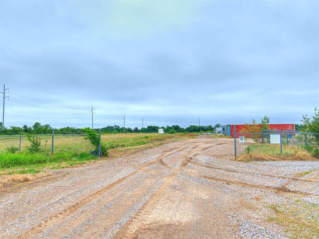 Photo 1 of 26 — 41500 Wolverine Road Block C, Shawnee, OK 74804