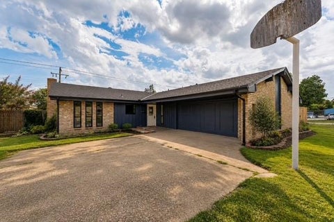 Photo of 6736 Cherry Place, Oklahoma City, OK 73127 (MLS # 1252797)