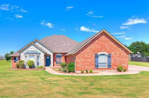 Photo of 1113 Cedar Crossing, Choctaw, OK 73020 (MLS # 1232152)