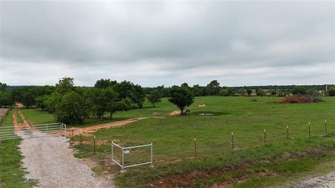 Photo of 999 240th Street, Blanchard, OK 73010 (MLS # 1226247)