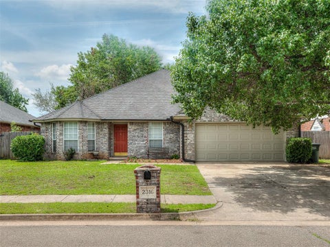 Photo of 2316 Bradford Place, Edmond, OK 73012 (MLS # 1233343)