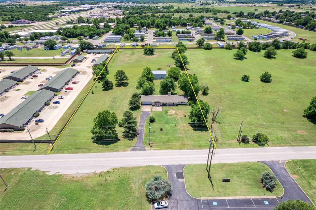 Photo 1 of 36 — 523 W Country Club Road, Chickasha, OK 73018
