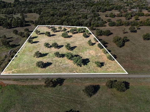 Photo of 4 E Forest Hills Road, Guthrie, OK 73044 (MLS # 1255840)