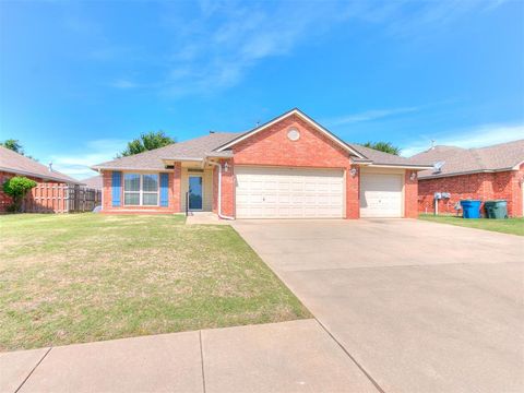 Photo of 2129 Appalachian Trail, Edmond, OK 73003 (MLS # 1228552)