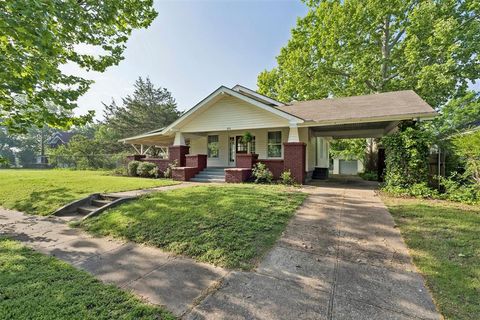 Photo of 424 W Adams Street, Purcell, OK 73080 (MLS # 1225985)