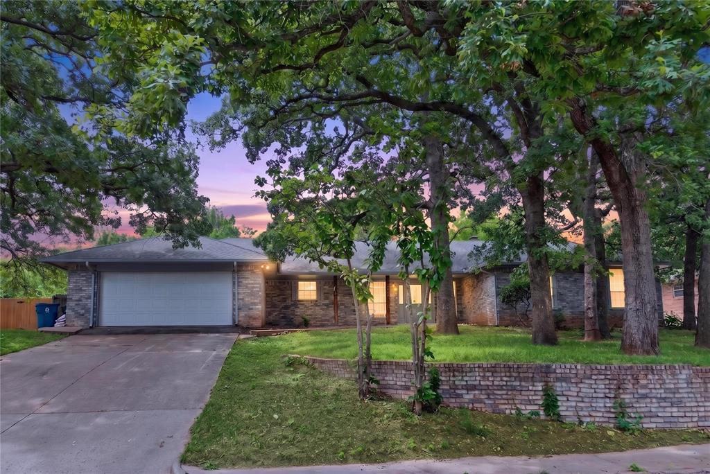 Photo 1 of 31 — 1212 Ridgecrest Street, Edmond, OK 73013