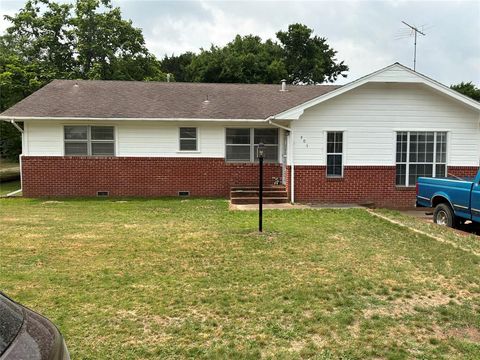Photo of 505 W Harrison Street, Maud, OK 74854 (MLS # 1230298)