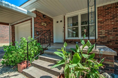 Photo of 1320 S Littler Avenue, Edmond, OK 73034 (MLS # 1248872)