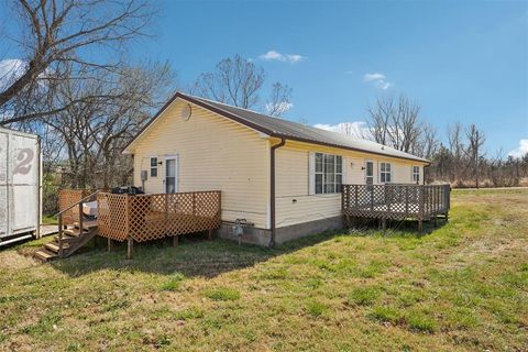 Photo of 2400 County Road 1216, Blanchard, OK 73010 (MLS # 1219237)