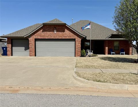 Photo of 11041 NW 8th Street, Yukon, OK 73099 (MLS # 1220492)