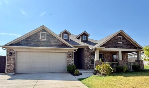 Photo of 10432 NW 33rd Street, Yukon, OK 73099 (MLS # 1246154)