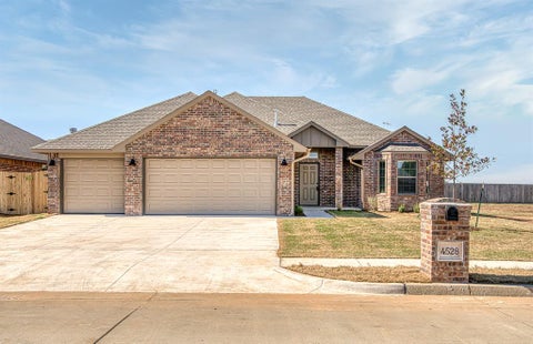 Photo of 4528 Adobe Court, Yukon, OK 73099 (MLS # 1196513)
