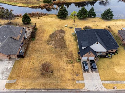 Photo of 1125 N Savannah Terrace, Mustang, OK 73064 (MLS # 1202598)