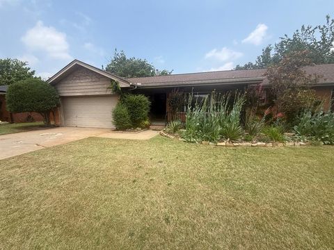 Photo of 3333 NW 62nd Street, Oklahoma City, OK 73112 (MLS # 1229706)