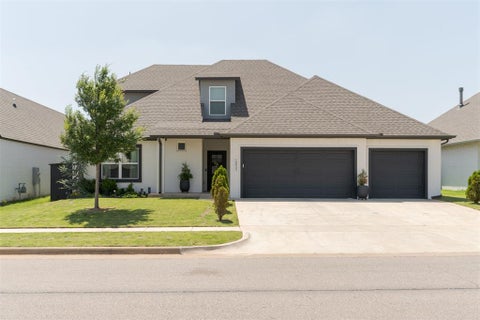 Photo of 15933 Aparados Way, Edmond, OK 73013 (MLS # 1233855)