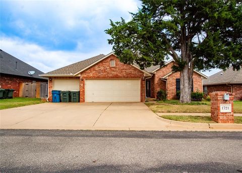 Photo of 1721 Fawn Valley Lane, Edmond, OK 73003 (MLS # 1193027)