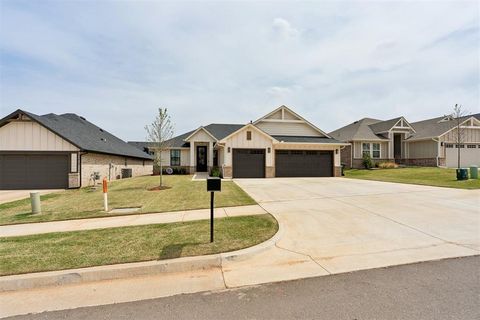 Photo of 2232 Los Angeles Avenue, Edmond, OK 73034 (MLS # 1222061)