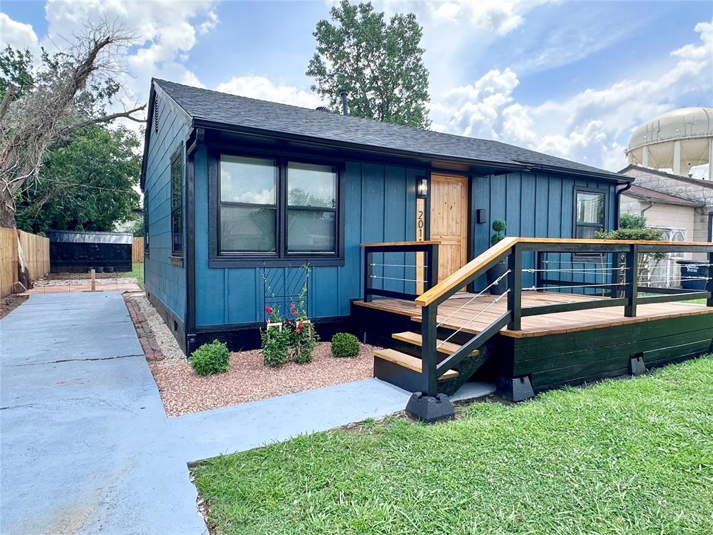 Photo 1 of 49 — 2011 N Dorothy Avenue, Shawnee, OK 74804