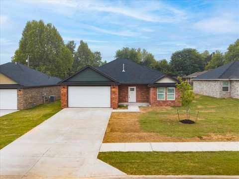 Photo of 212 E Abbott Lane, Mustang, OK 73064 (MLS # 1225789)