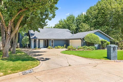 Photo of 2905 Lamp Post Lane, Oklahoma City, OK 73120 (MLS # 1228813)