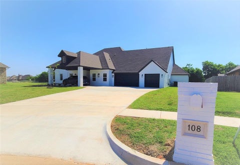 Photo of 108 Tralee Court, Yukon, OK 73099 (MLS # 1232012)