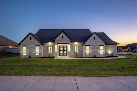 Photo of 132 W Lynn Court Drive, Mustang, OK 73064 (MLS # 1252645)