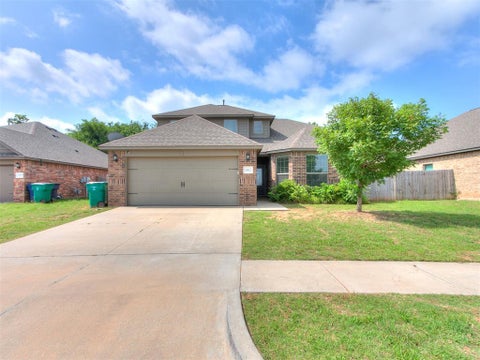 Photo of 10812 SW 33rd ST, Yukon, OK 73099 (MLS # 1231494)