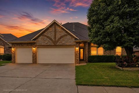 Photo of 9036 NW 79th Terrace, Yukon, OK 73099 (MLS # 1230350)