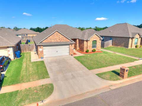 Photo of 3208 Brookstone Lakes Drive, Yukon, OK 73099 (MLS # 1235161)