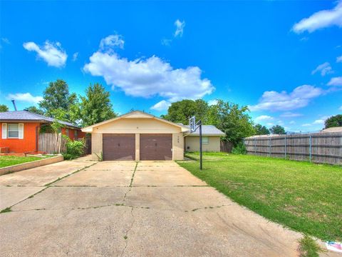 Photo of 105 Paul Avenue, Yukon, OK 73099 (MLS # 1236807)