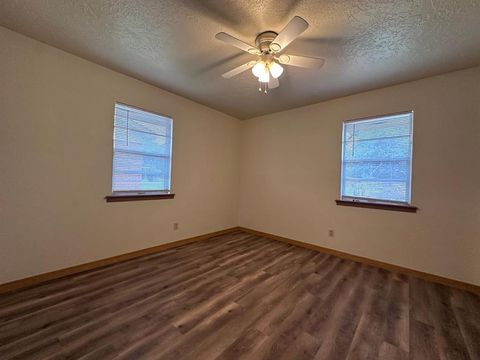 Photo of 2035 Delaware Lane, Norman, OK 73071 (MLS # 1237241)
