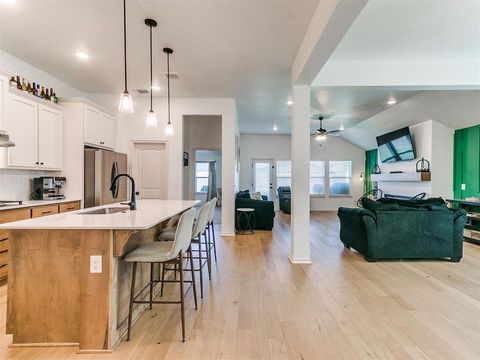 Photo of 701 Caladium Drive, Yukon, OK 73099 (MLS # 1226716)