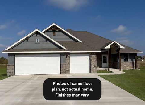 Photo of 11725 SW 48th Street, Mustang, OK 73064 (MLS # 1206045)