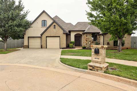 Photo of 10744 N Ann Arbor Avenue, Oklahoma City, OK 73162 (MLS # 1237302)