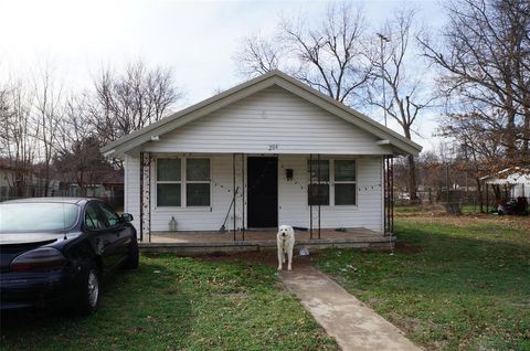 Photo of 206 W Brule Street, Purcell, OK 73080 (MLS # 1214958)