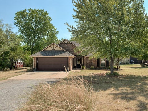 Photo of 923 County Street 2935, Tuttle, OK 73089 (MLS # 1244258)