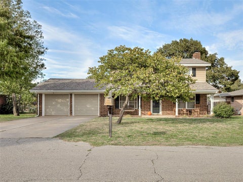 Photo of 1506 W Ash Street, El Reno, OK 73036 (MLS # 1255656)