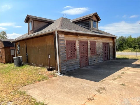 Photo of 428 N Dogwood Street, Luther, OK 73054 (MLS # 1251300)