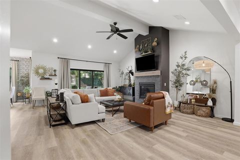 Photo of 11512 NW 109th Street, Yukon, OK 73099 (MLS # 1233839)