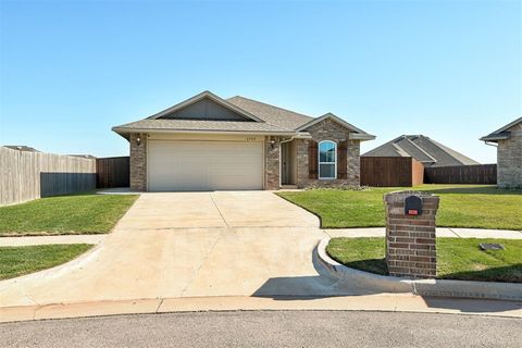 Photo of 2709 NW 195th Street, Edmond, OK 73012 (MLS # 1227724)