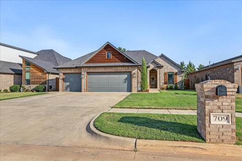 Photo of 709 E Barajas Terrace, Mustang, OK 73064 (MLS # 1251334)