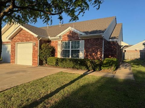 Photo of 1911 Durham Place, Norman, OK 73071 (MLS # 1227760)