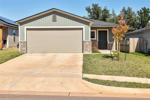 Photo of 1302 Guthrie Farms Boulevard, Guthrie, OK 73044 (MLS # 1252381)